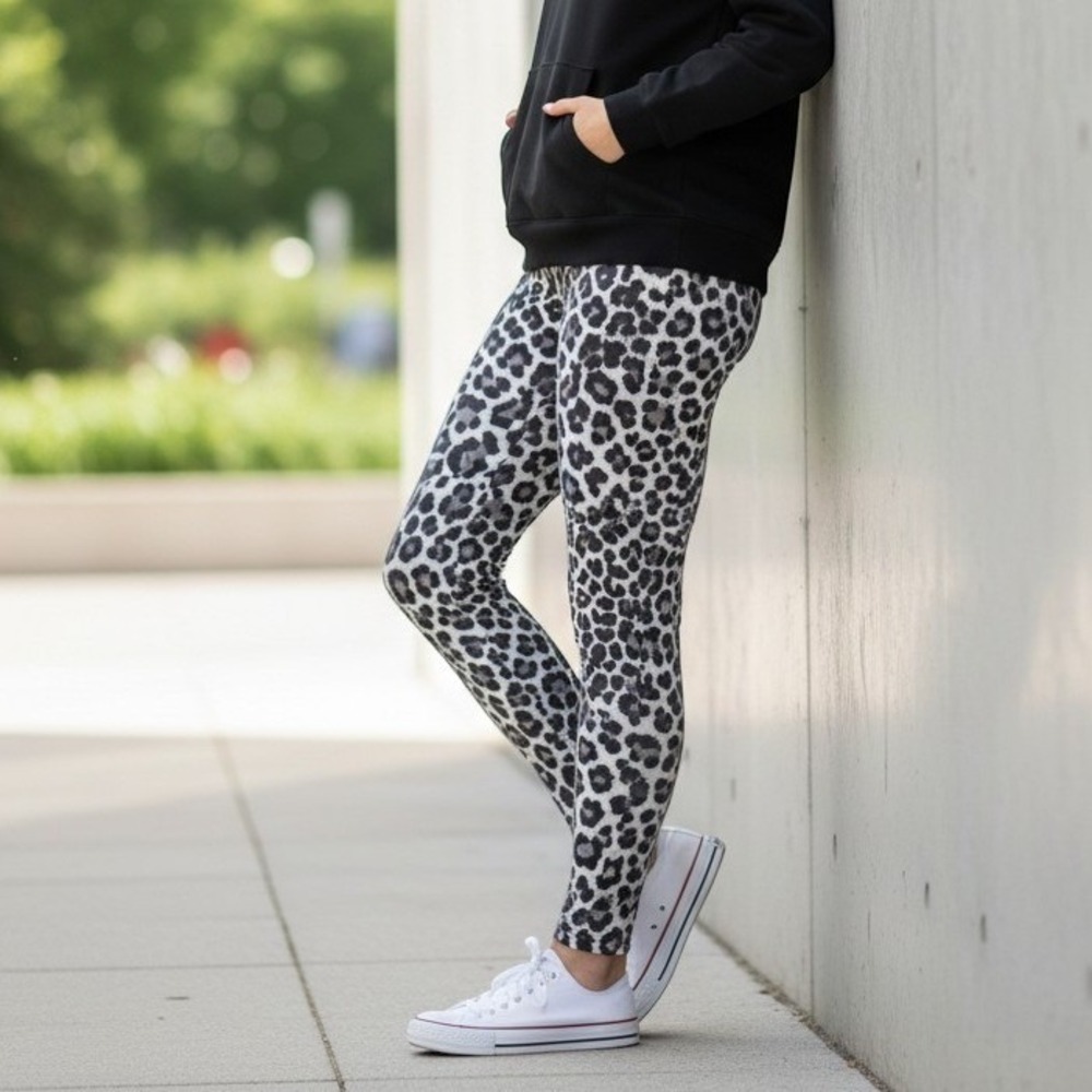 Betsey Johnson Leopard Print Leggings Womens M Gray Black Pink Activewear Pants